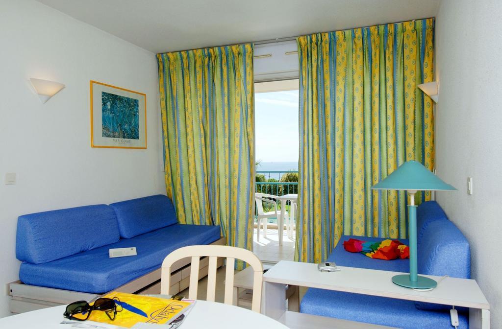 Residence Odalys Les Pins Bleus Juan-les-Pins Kamer foto