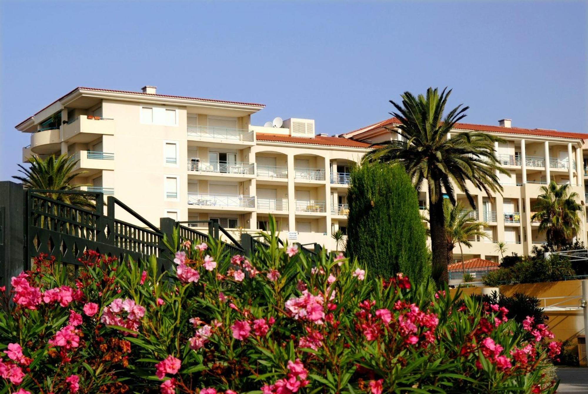 Residence Odalys Les Pins Bleus Juan-les-Pins Buitenkant foto