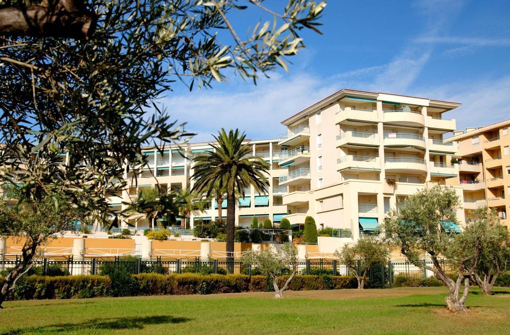 Residence Odalys Les Pins Bleus Juan-les-Pins Buitenkant foto